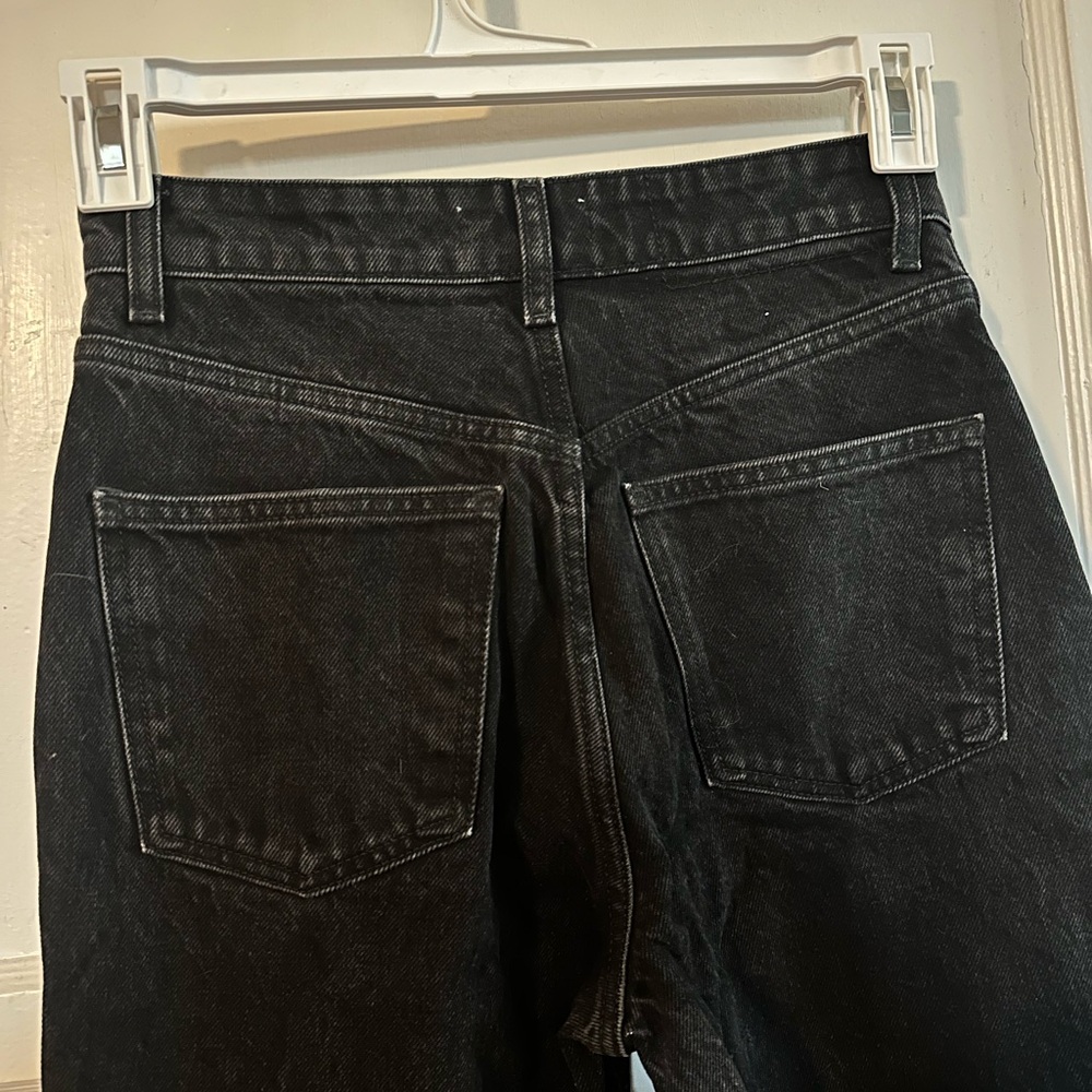 Like brand new Zara straight leg high rise black jeans.